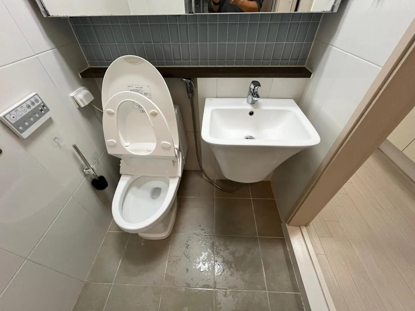 Gangnam Central House, Just 1 Mins From Sinnonhyeon Stn, 5 Mins From Gangnam Stn Apartment